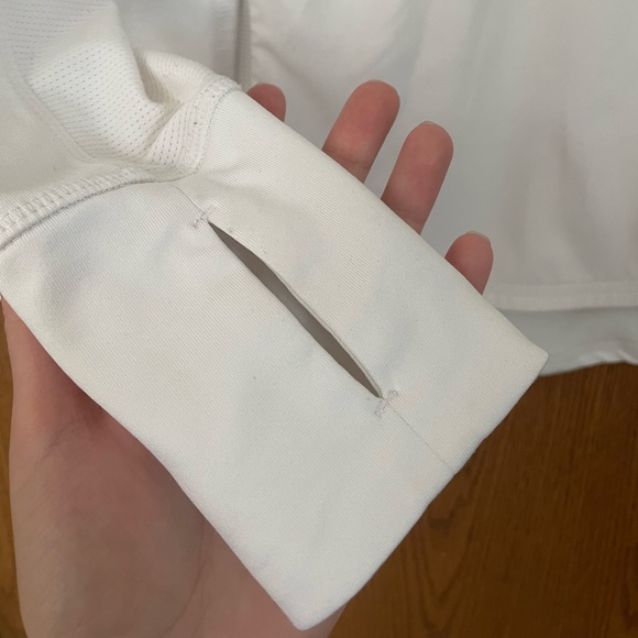 ✨ ATHLETA ✨ plush tech half zip pullover long sleeve with mesh neck inset - Picture 5 of 8